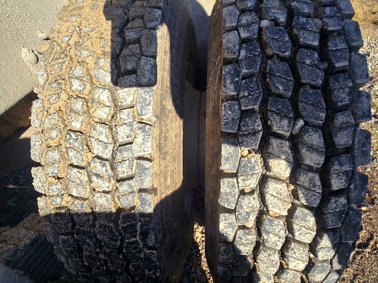 1999-mack-rd690s-image-96