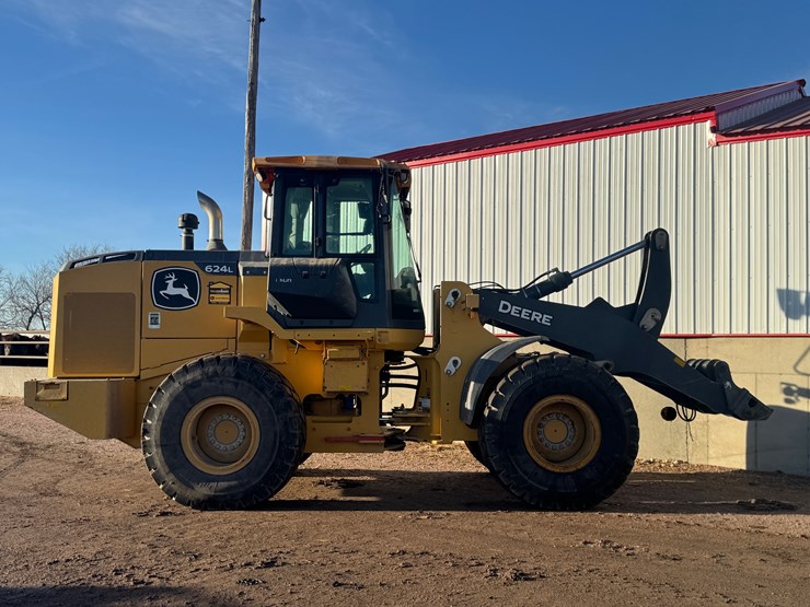 2020-deere-624l-image-12