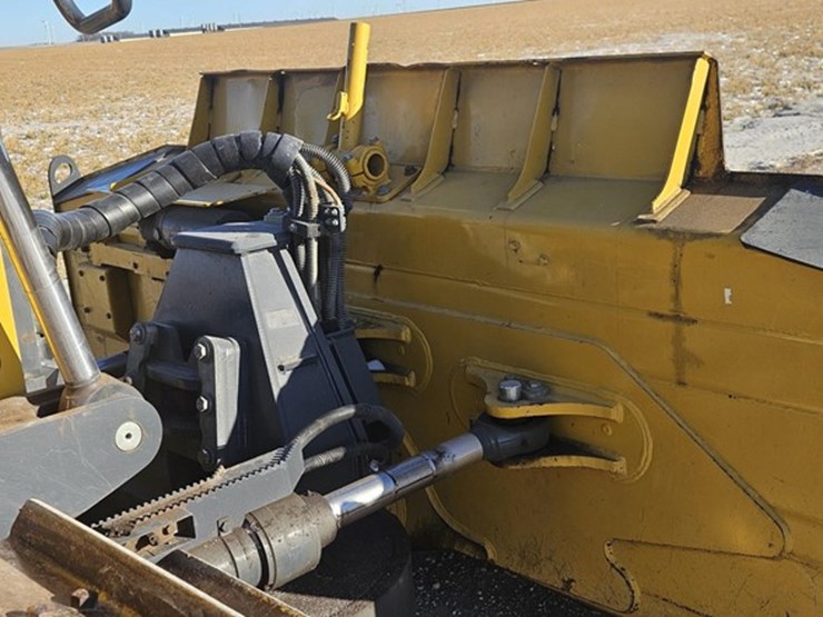 2020-deere-850l-wlt-image-23