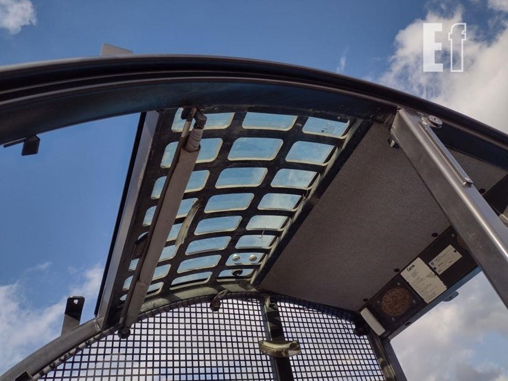 2019-genie-gth1544-image-11