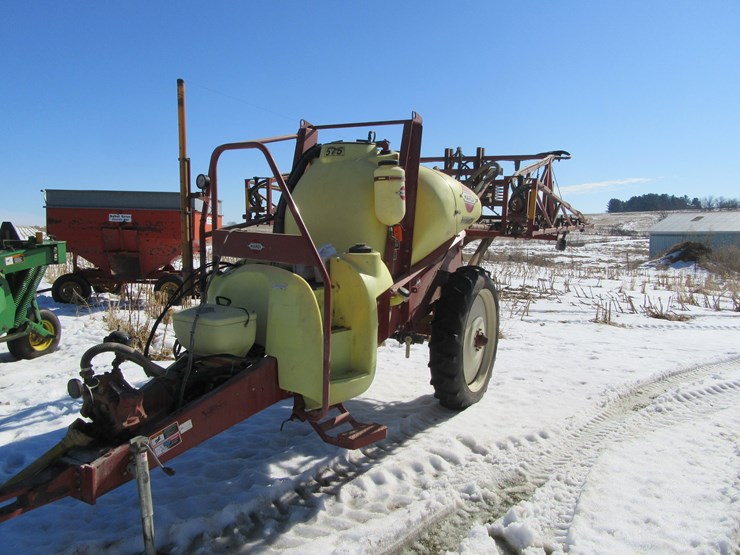#8956-•-hardi-575-navigator-sprayer-image-1