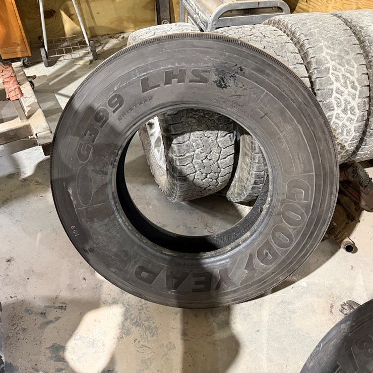 #103 • Semi Tire 295/75-22.5