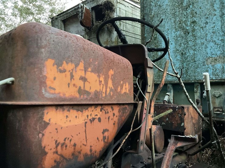 minneapolis-moline-m604-image-26