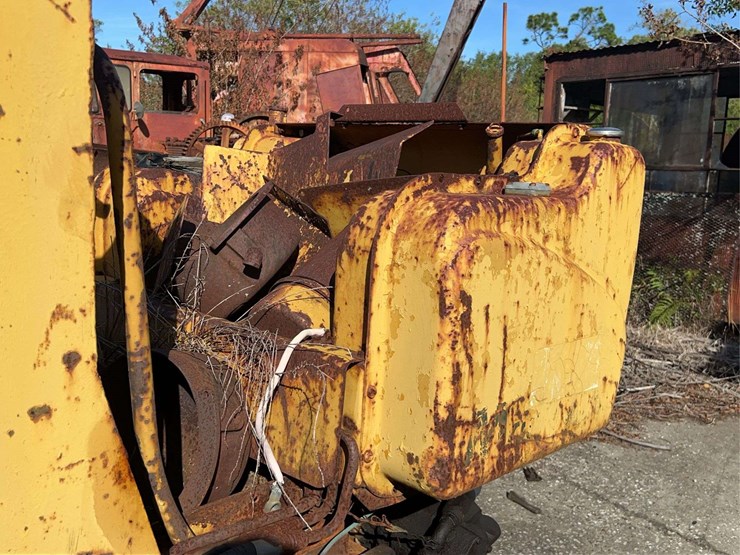 minneapolis-moline-diesel-crawler-image-28