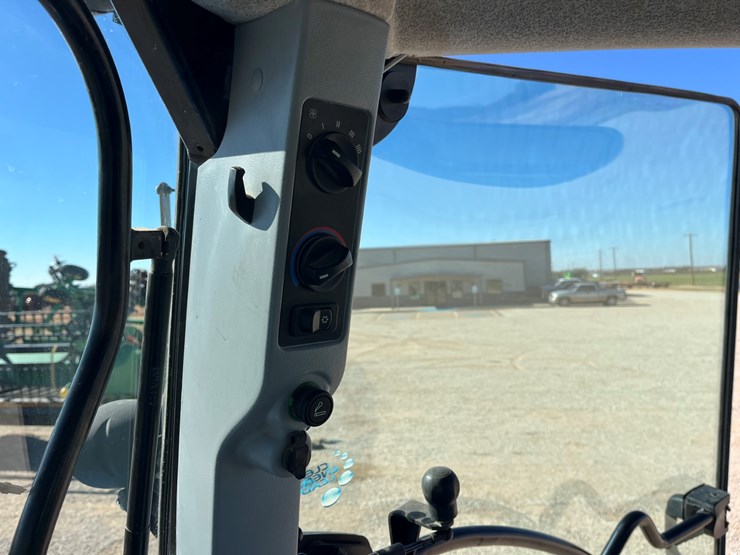 2014-new-holland-t6.175-image-25