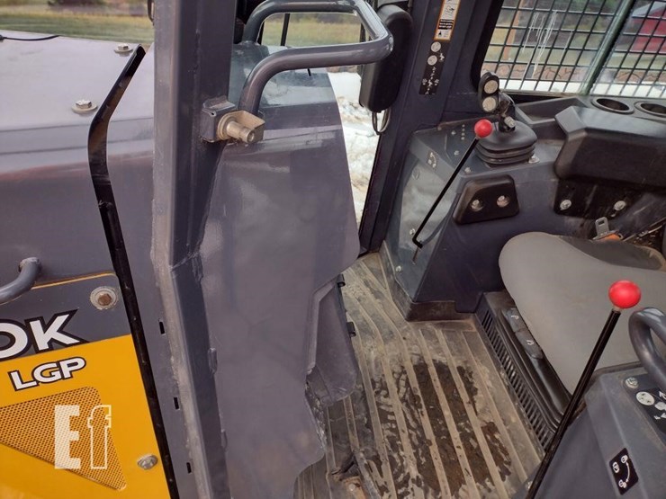 2022-deere-650k-lgp-image-14