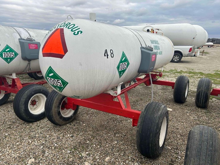 1000-gal.-nh3-tank-on-gear-#48-sells-offsite-image-8