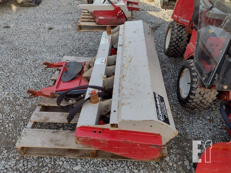 ventrac-3400l-lawn-mower-w/blade-&-broom-image-42