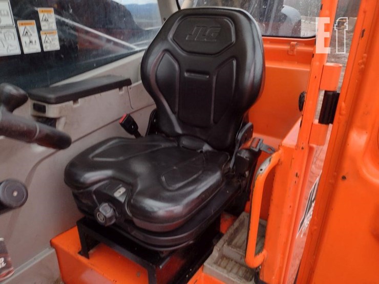 2016-jlg-1255-image-12