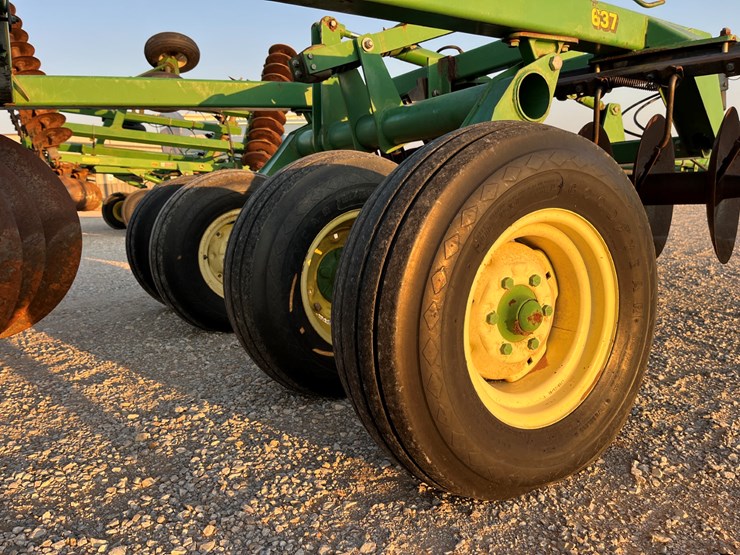 2001-john-deere-637-image-6