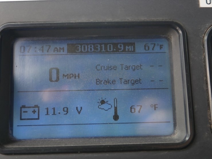 2013-mack-pinnacle-chu613-image-19