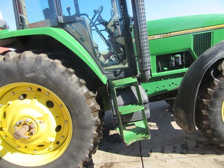 john-deere-7200-image-25
