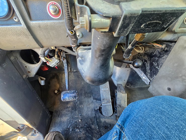 1999-mack-rd690s-image-88