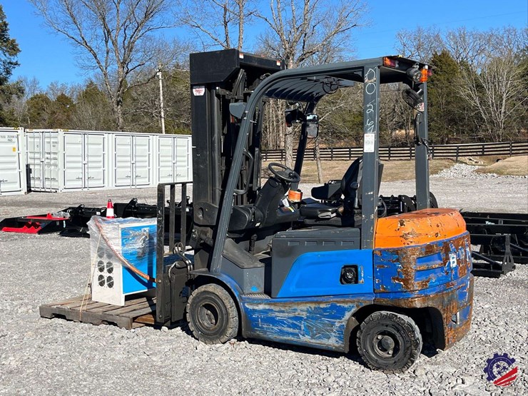 byd-ecb27c-electric-counterbalanced-forklift-image-3