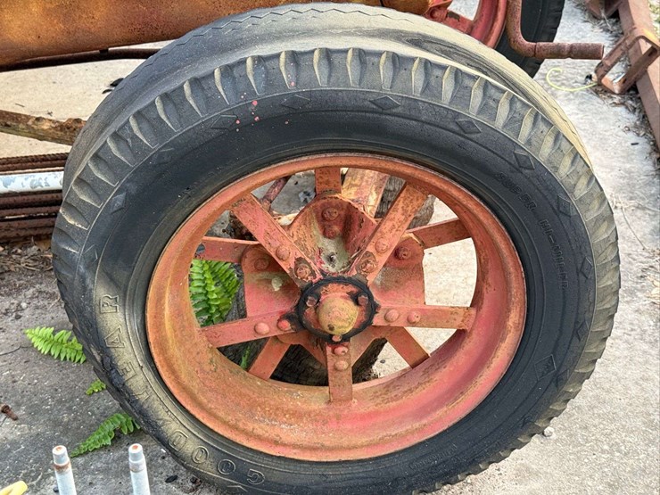 twin-city-21-32-tractor-image-28