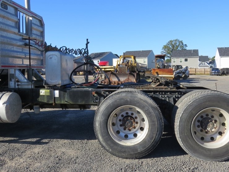 2013-mack-pinnacle-chu613-image-14