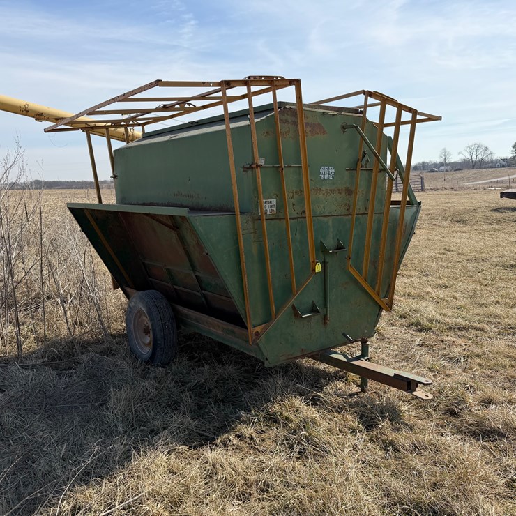#1073 • Calf Creep Feeder