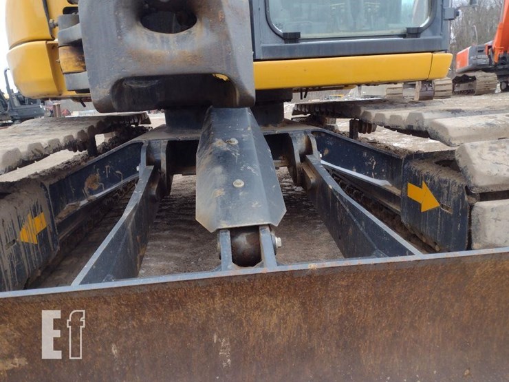 2021-deere-85g-image-21