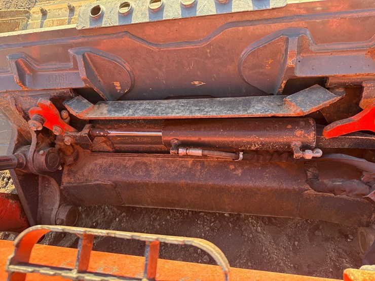 kubota-svl75-2-image-8