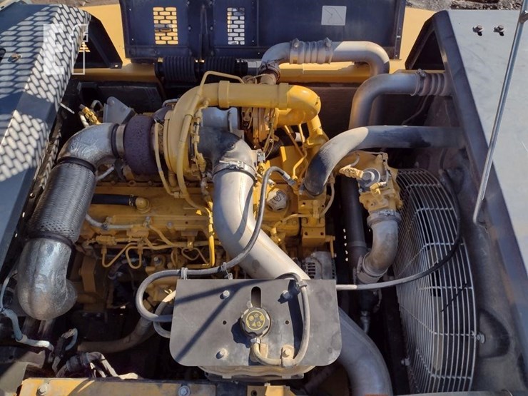 2020-deere-350g-lc-image-55