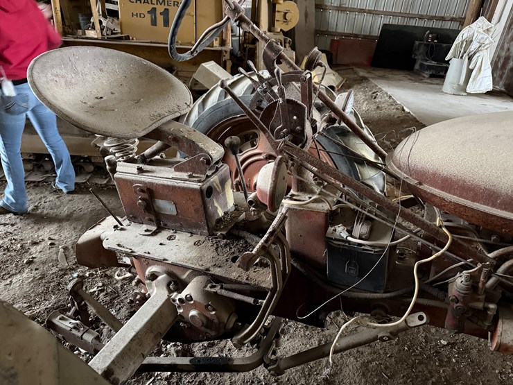 #1026-•-mccormick-farmall-super-c-image-2