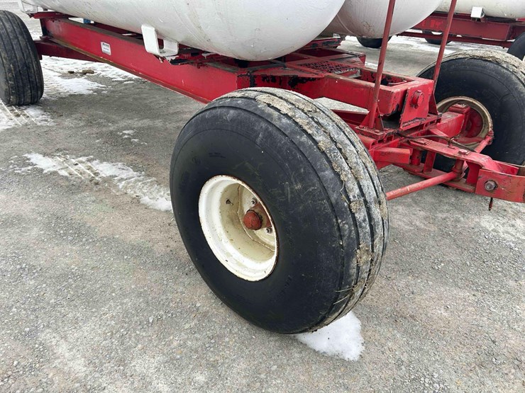 ag-systems-twin 1000-gal.-nh3-tanks-on-gear-#g5-image-5