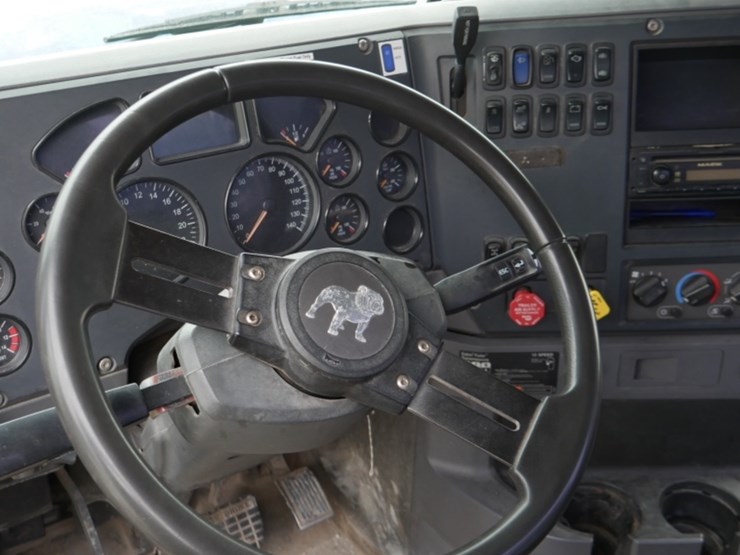 2013-mack-pinnacle-chu613-image-26