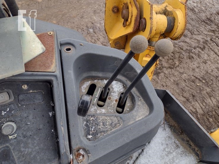 2005-deere-310g-image-9