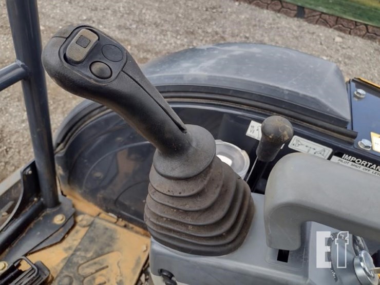 2022-deere-26g-image-8