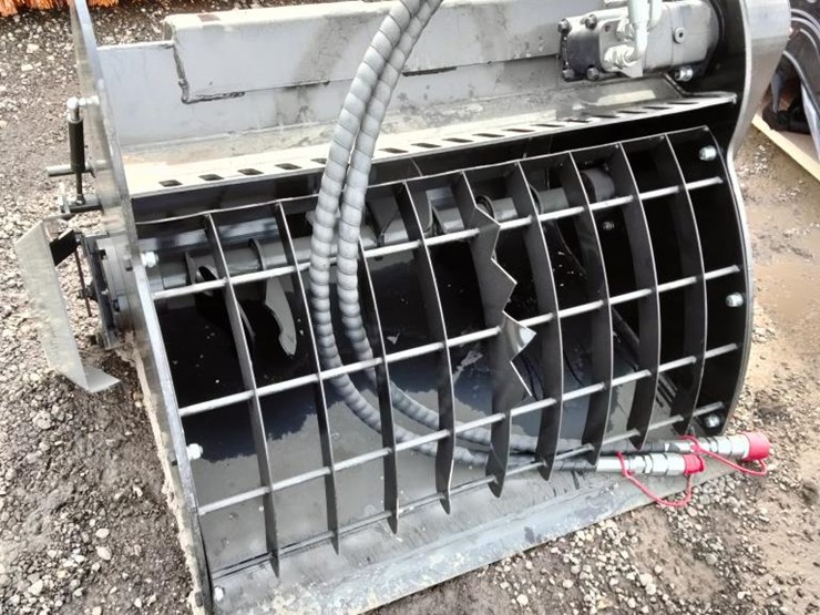 #320-•-mini-skid-steer-mixing-bucket-32"-image-1