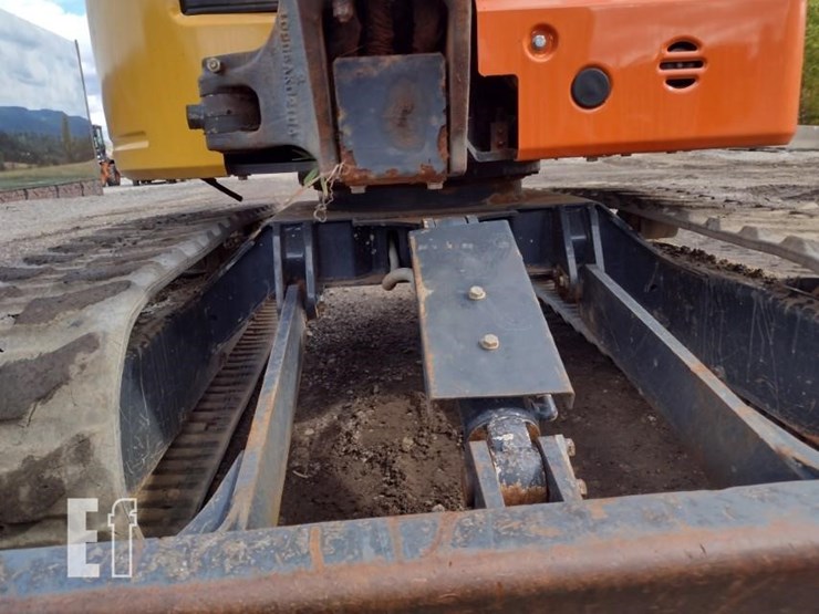 2022-deere-26g-image-21