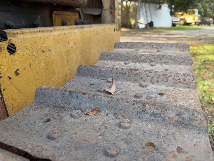 caterpillar-ten-gas-crawler-image-40