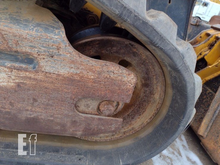 2019-deere-317g-image-32