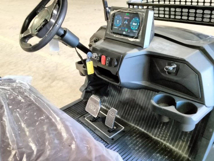 #11-•-4-seater-electric-golf-cart-(sdlgc80)-image-3