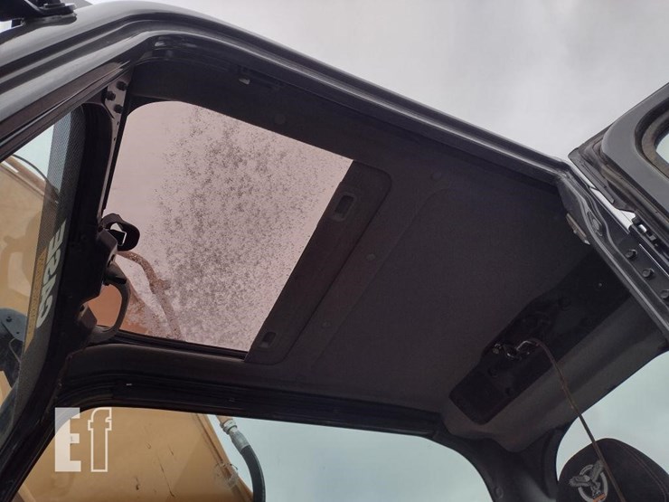 2022-case-cx250d-image-17