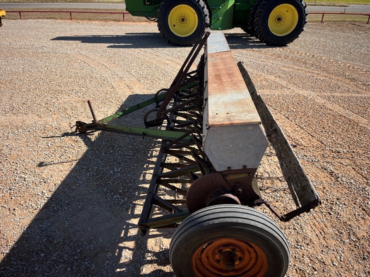 john-deere-b-image-11