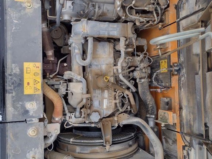 2022-case-cx250d-image-56