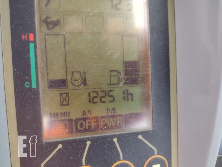 2016-deere-35g-image-6