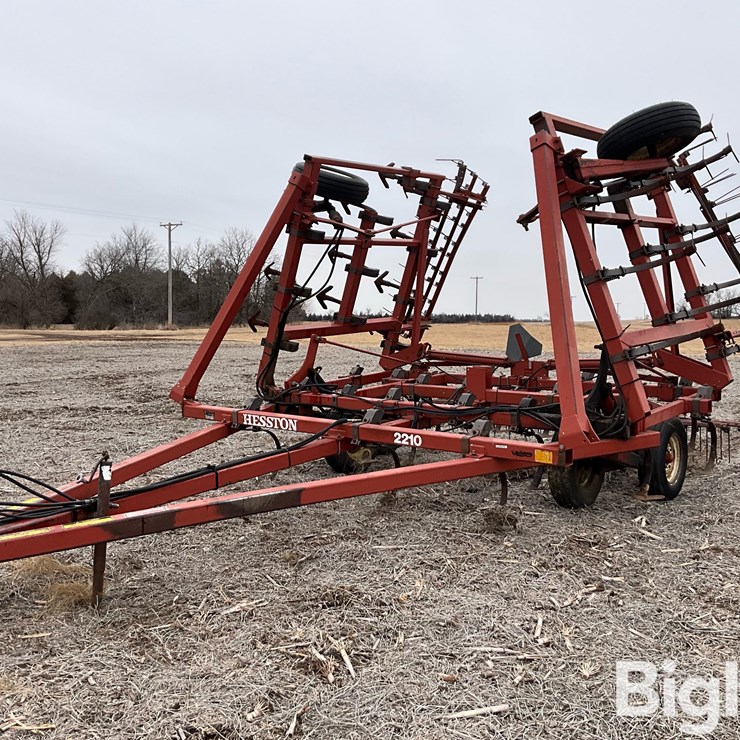 HESSTON 2210