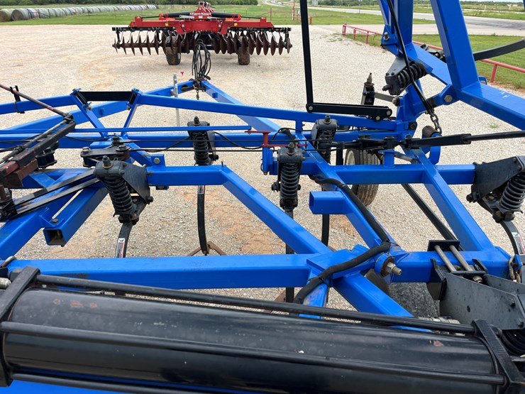 2015-new-holland-st830-image-20