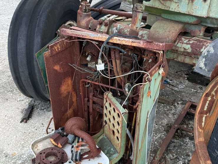 oliver-2255-parts-tractor-image-30