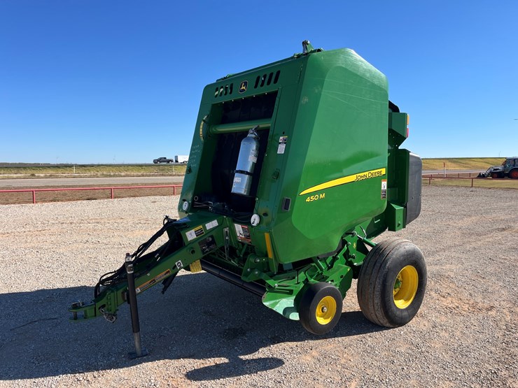 2020-john-deere-450m-image-1