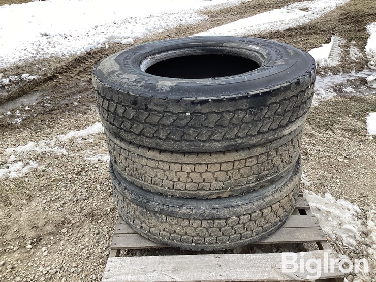 11r22.5-tires-image-2