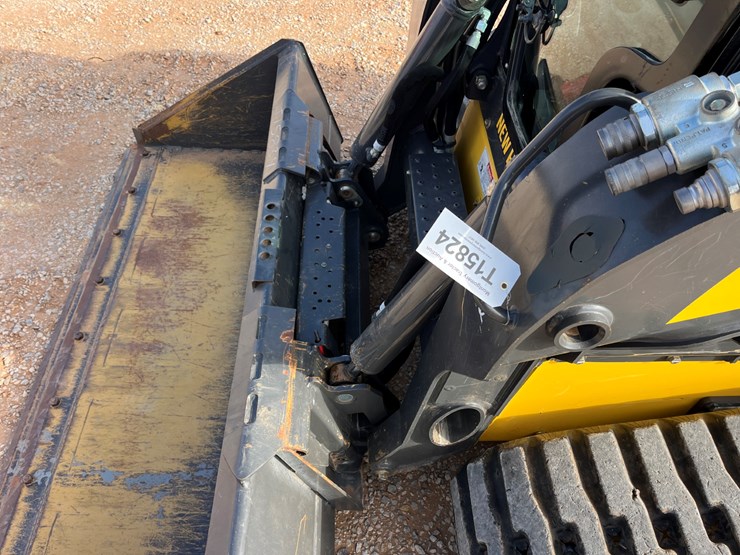 2016-new-holland-c232-image-4