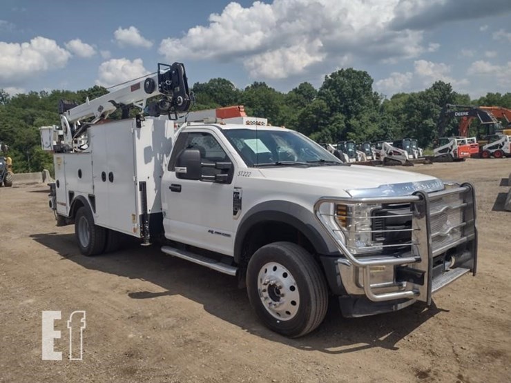 18-ford-f550-image-39