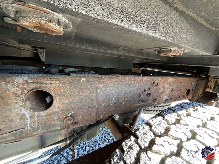 2010-chevrolet-silverado-s/a-service-truck-image-23