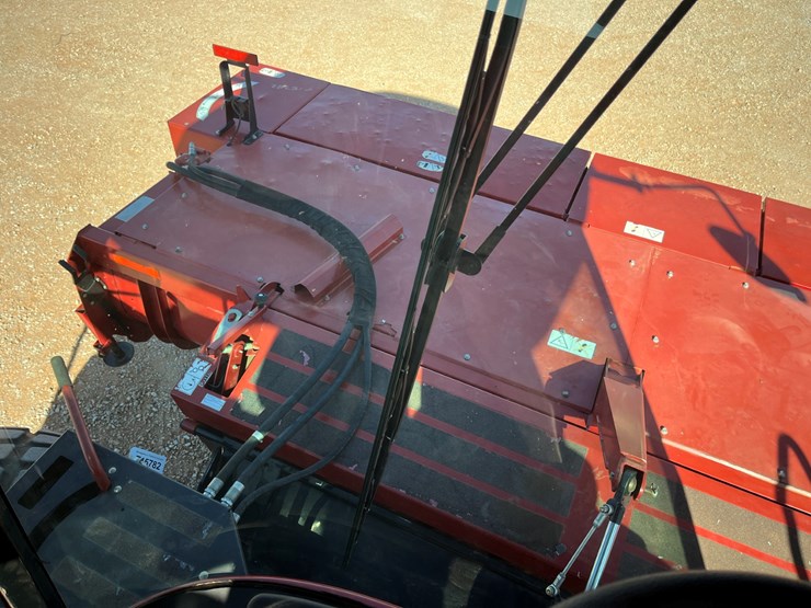 2020-case-ih-wd2104-image-37