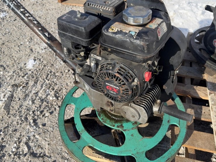 2'-power-trowel-with-honda-motor-image-4