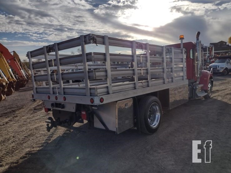 peterbilt-330-image-43