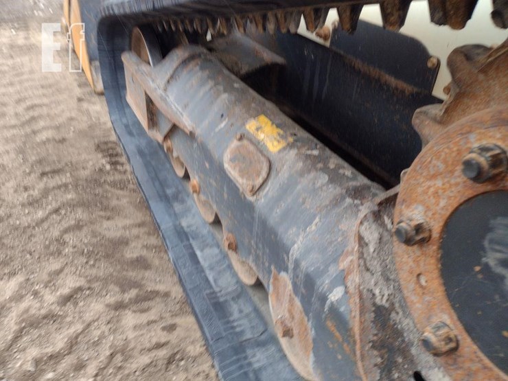 2017-bobcat-t740-image-24